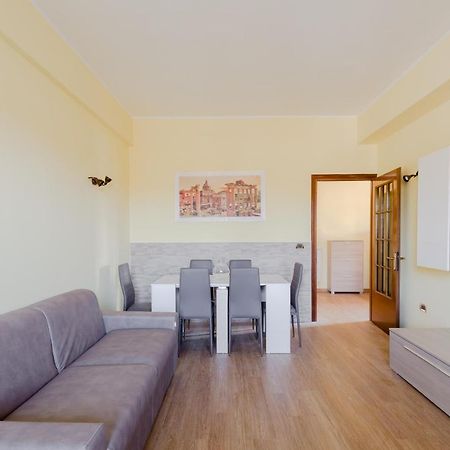 Le Rondini Apartment, 5 Persone, 2 Balconi, Policlinico Tor Vergata E Casilino Roma Dış mekan fotoğraf