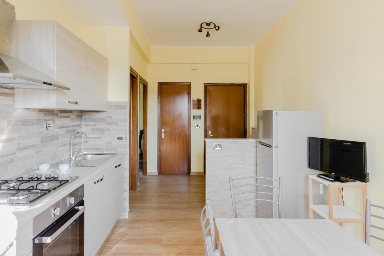 Le Rondini Apartment, 5 Persone, 2 Balconi, Policlinico Tor Vergata E Casilino Roma Dış mekan fotoğraf